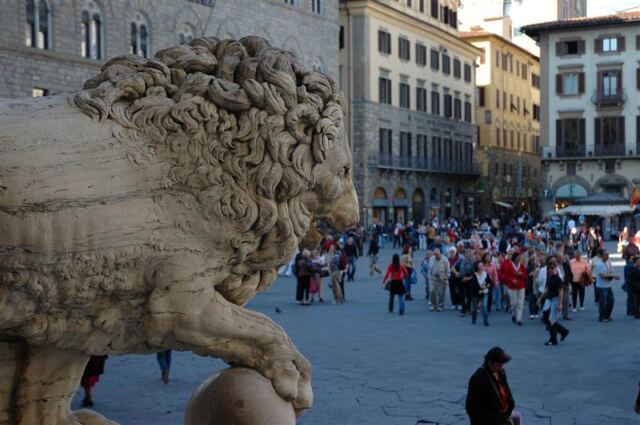 Lion overlooks Piazza della Signoria