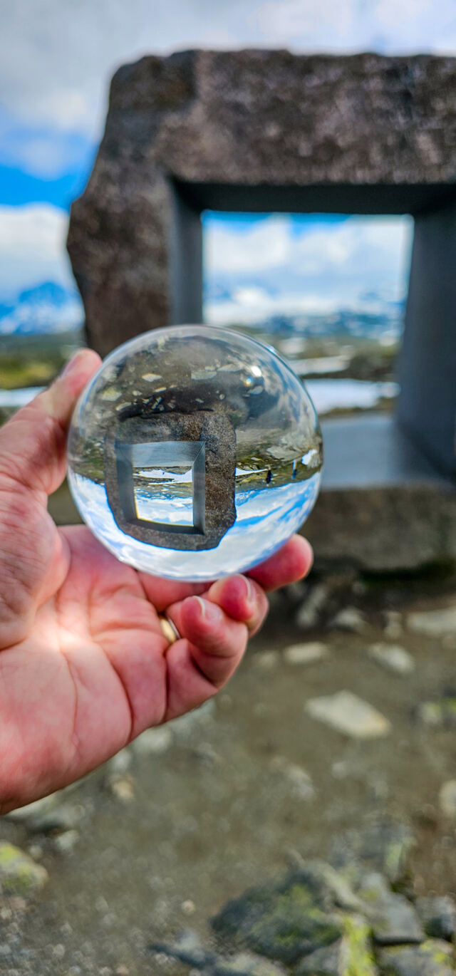 Mefjell Rasteplass square stone - photosphere 01