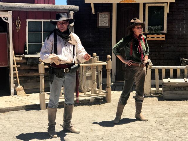 Street scene actors 1