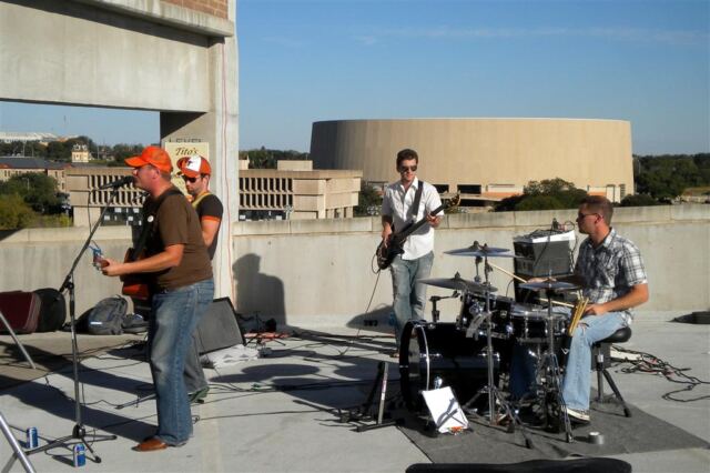 Lucas Cook performs at LN tailgate (8)