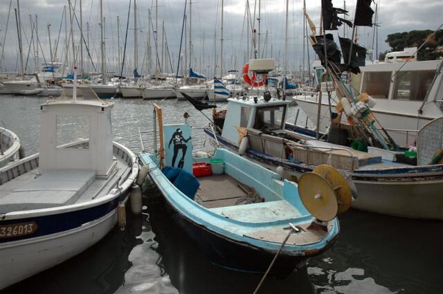 French dive boat... wow