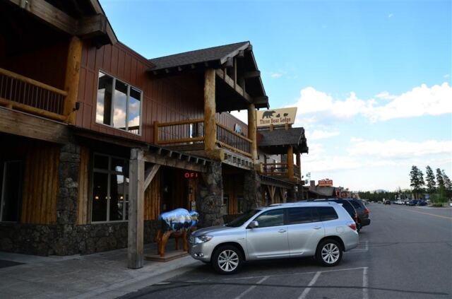 Three Bear Lodge (2)
