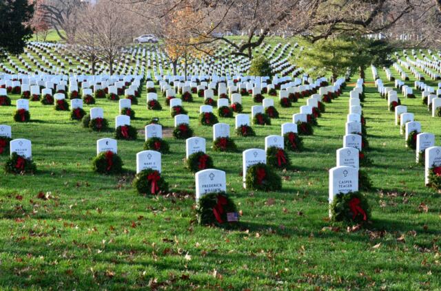 Arlington-wreaths-2-