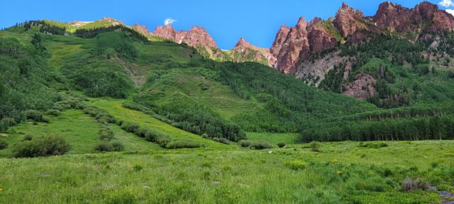 Maroon Bells - surrounding hills 08