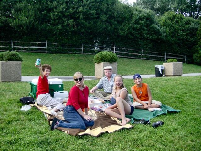 Picnic before the play