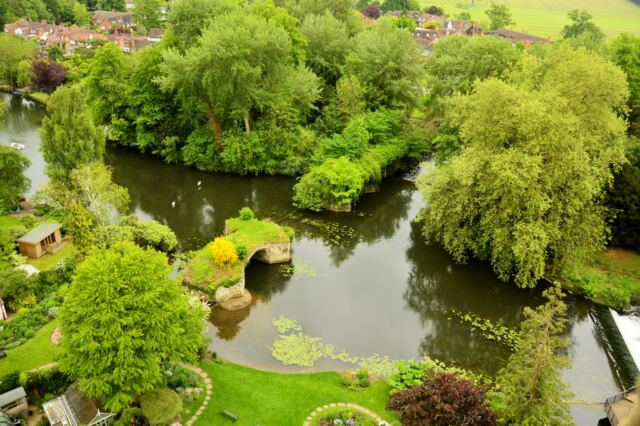 old-overgrown-bridge-segments-across-river-avon-1