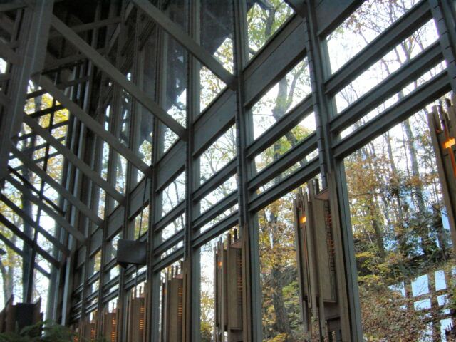 inside-thorncrown-chapel-2-