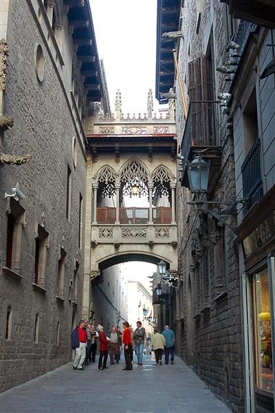 Elevated walkway