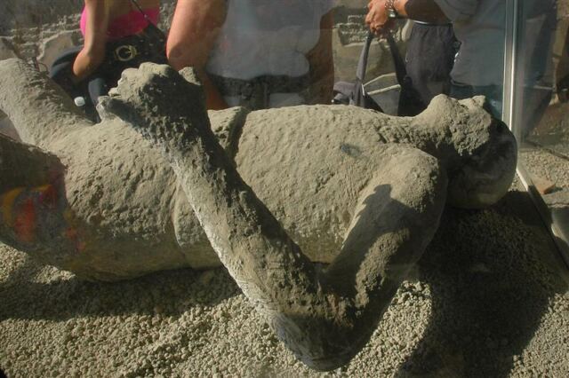 Pompeii - body casts (7)