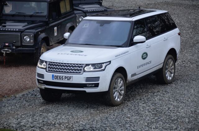 Our Range Rover Vogue SE (1)