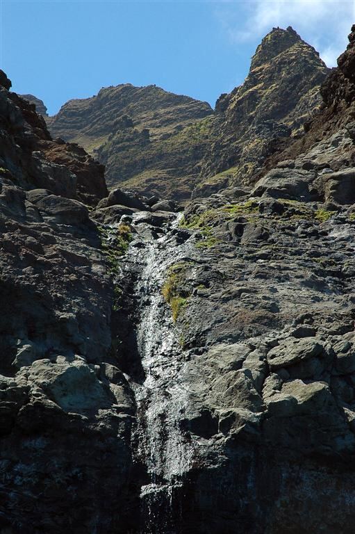 Waterfall along Napali Coast (9)