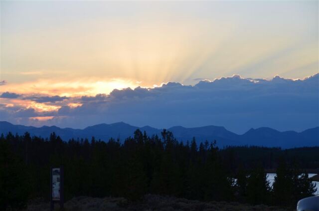 Yellowstone sunset (2)