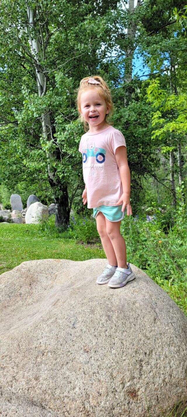 Shiloh on the rocks 1