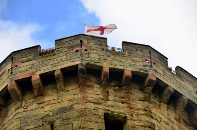 Warwick Castle - St. George flag atop Guy's Tower