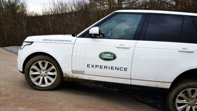 Range Rover - steep corner obstacle course (6)