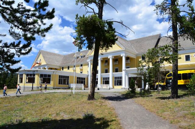 Lake Yellowstone Hotel - exterior (1)