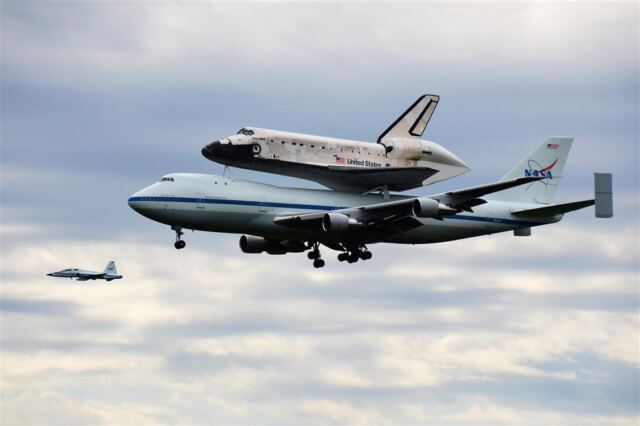 Discovery landing (6)
