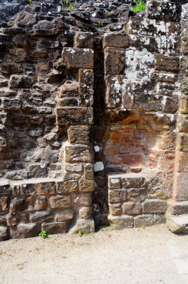 Kenilworth gatehouse - gate slot