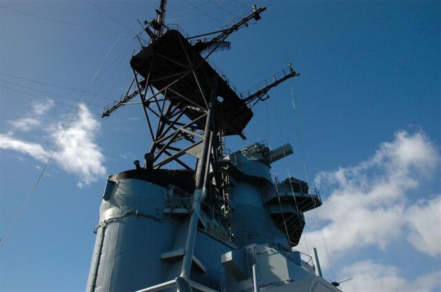 Main bridge and mast (1)