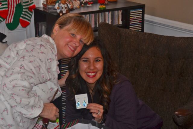 Kathy-and-Liz-and-her-new-Kendra-Scott-jewelry