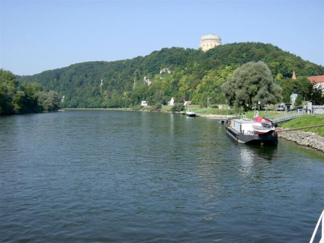 -the-hall-of-liberation-above-the-danube-river