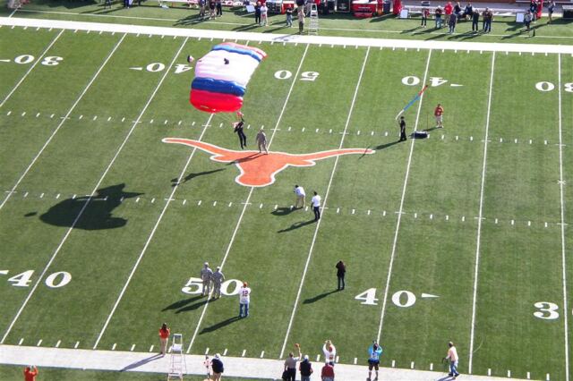 82nd ABN parachute landing at midfield