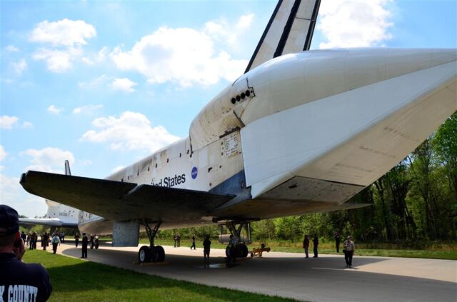 Discovery outside (17)