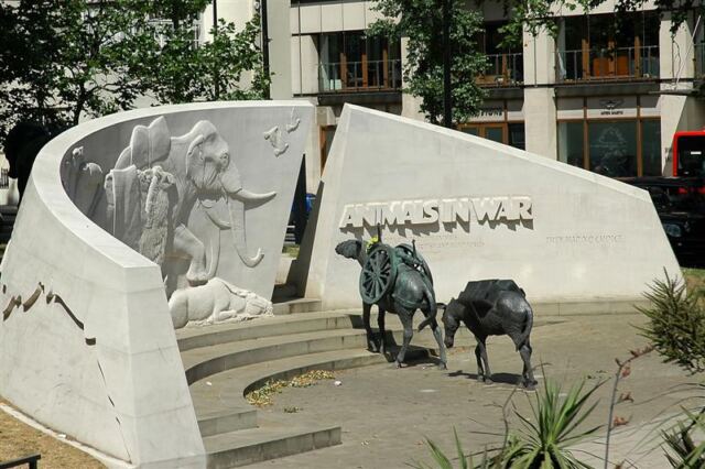 Animals in War monument