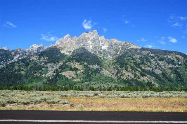 Morning Teton peaks (4)