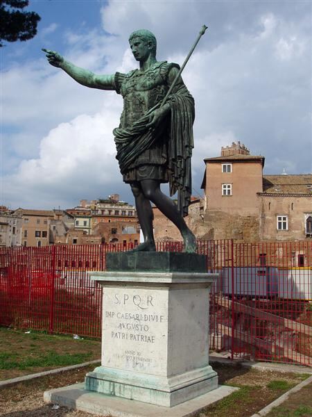 PO - Caesar statue