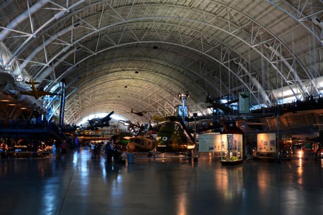 Udvar-Hazy aviation hangar