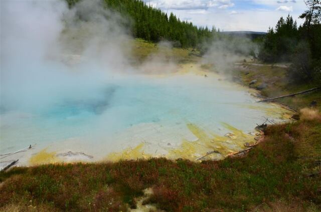 Imperial Geyser (4b)