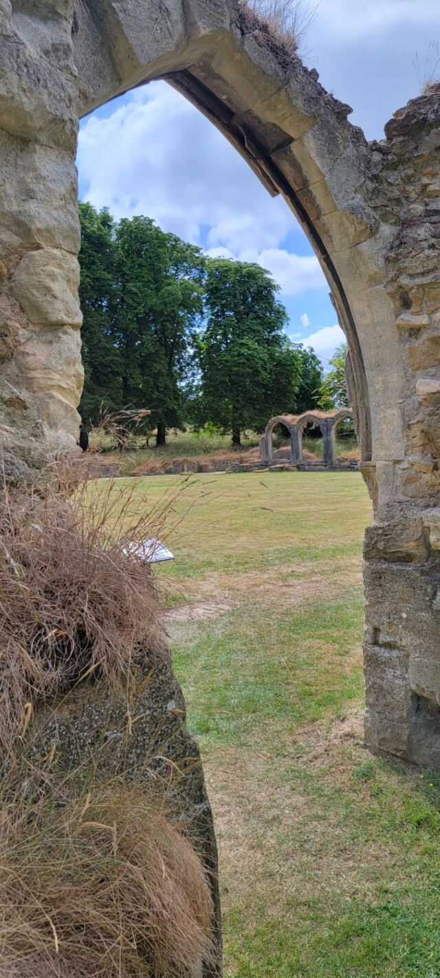 Hailes Abbey ruins (08)