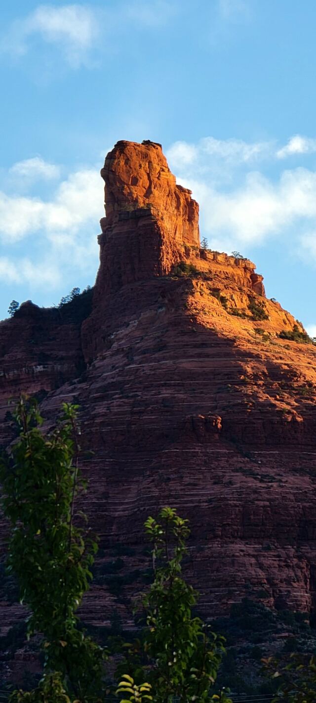 Sunrise on the red rock throne (1)
