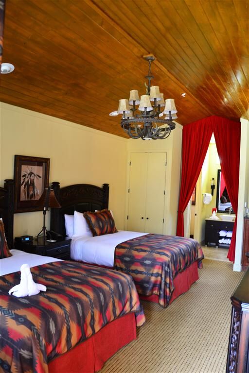 Rustic Inn - room
