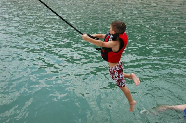 ben-on-the-makeshift-rope-swing