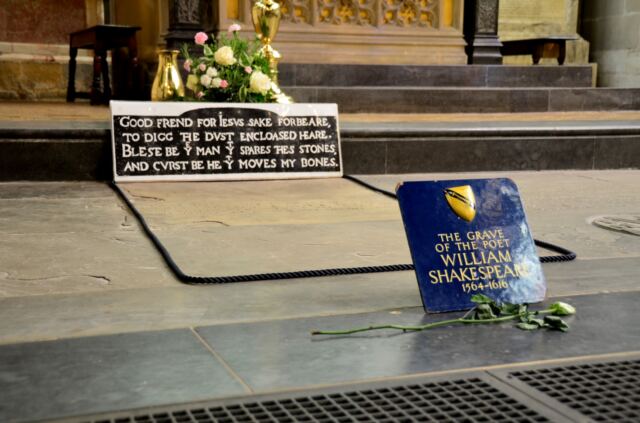 shakespeare-s-burial-site-holy-trinity-church-1