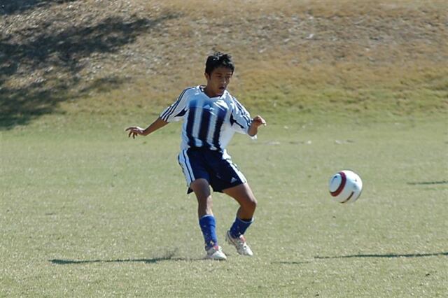 hameed-plays-the-ball-into-the-center