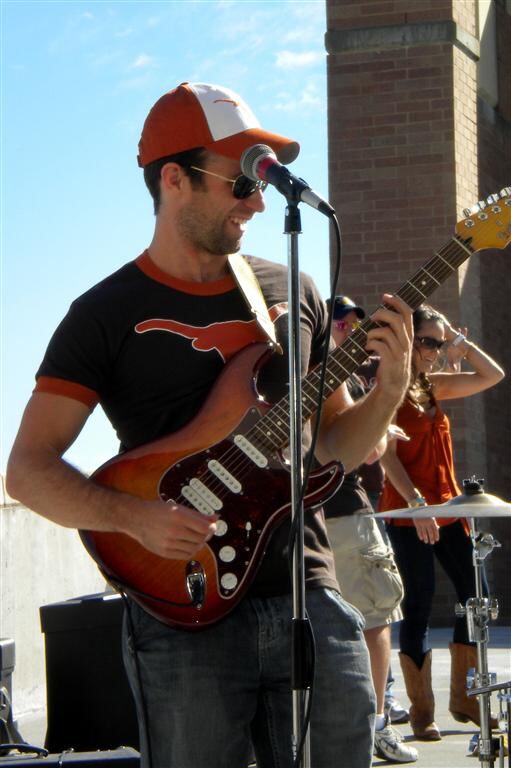 Lucas Cook performs at LN tailgate (6)
