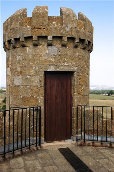 Broadway Tower beacon