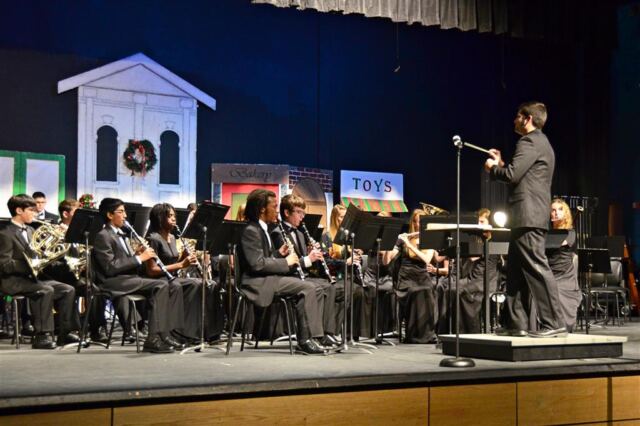conducting-the-fhs-concert-band-5-