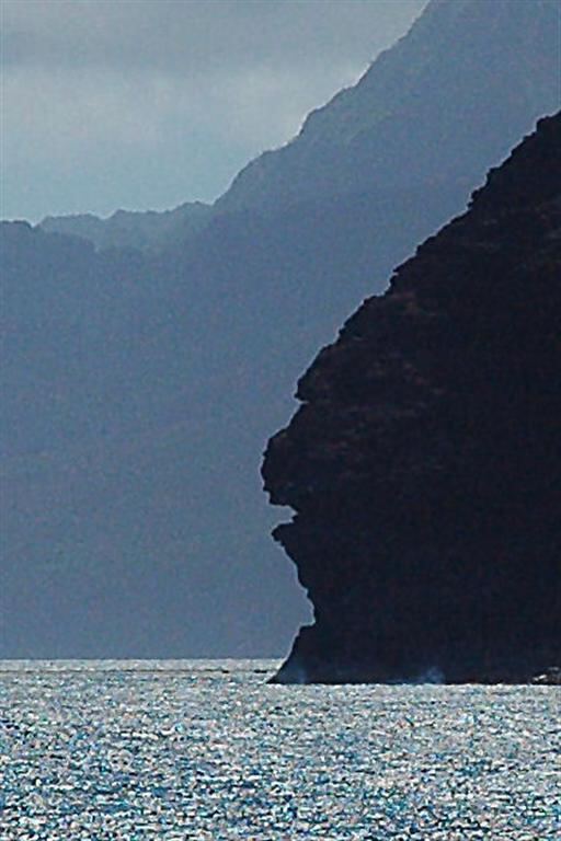 Skull Island profile along Napali Coast (details)