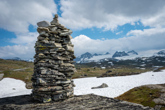 Mefjell Crossing Memorial Stones 01