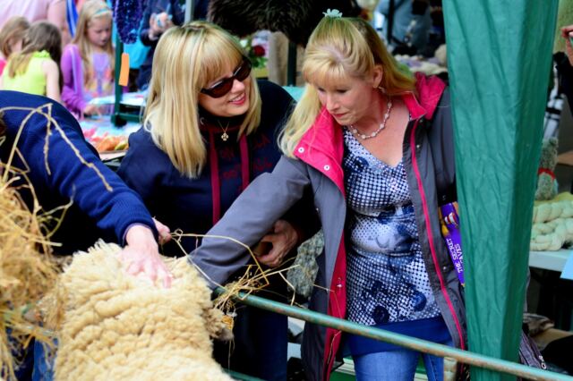 Kathy and LeAnn - Shipston Wool Fair (1)