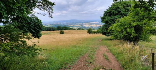 Broadway Tower - Cotswold Way scenery (17)