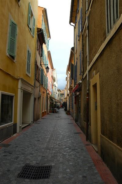 Narrow French street