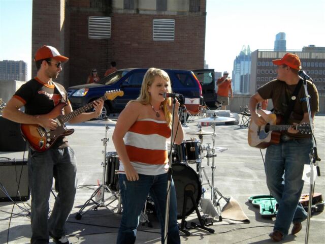 Melanie singing with the Lucas Cook Band (1)
