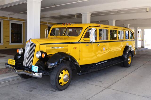 Yellowstone Park tour bus