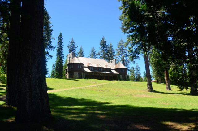 Hellman-Ehrman Mansion 02