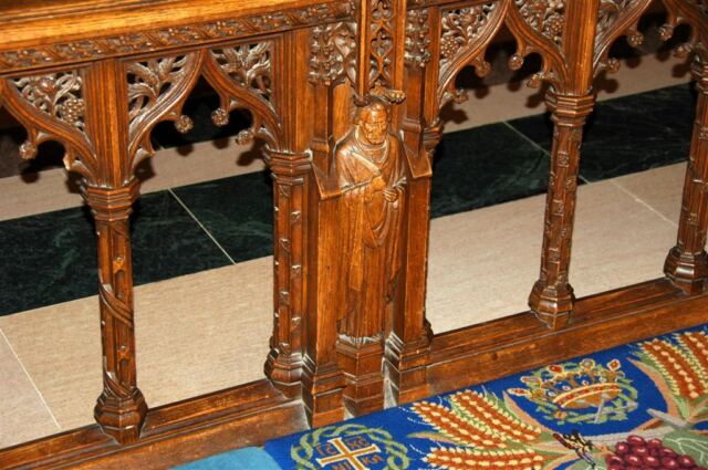 Disciple carving